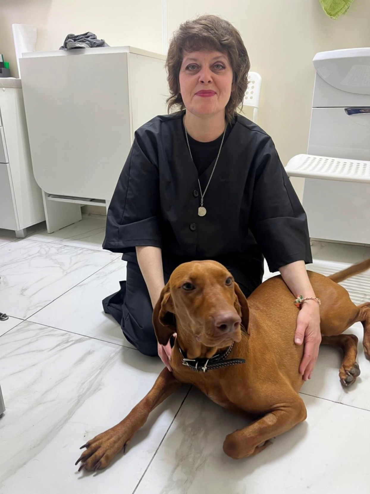 Бурдукова Юлия Евгеньевна, дерматолог, диетолог и цитолог. Подтверждает эффективность и безопасность Веприпак, препарата с флураланером, действующего до 3 месяцев. Удобен для владельцев и исключает пропуски обработок, комфортен для собак, прошёл клинические исследования Ветстем.