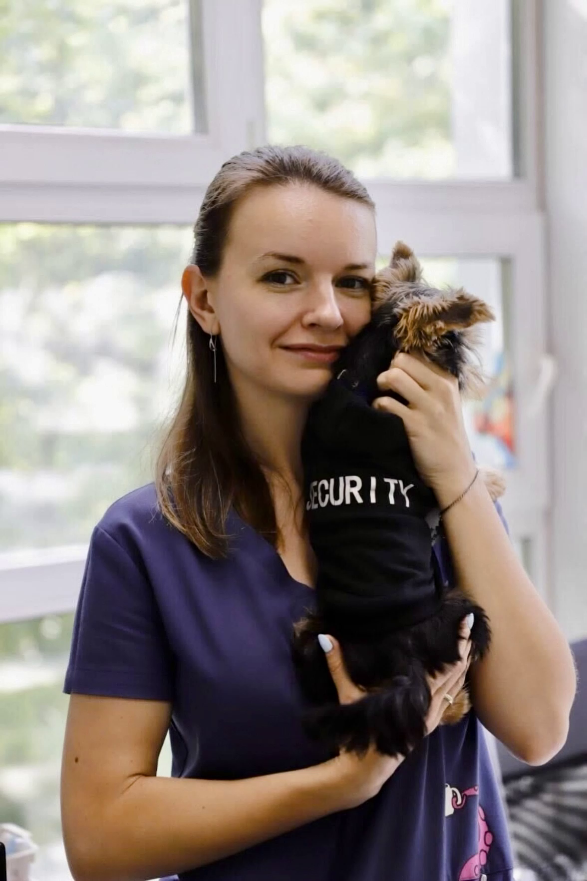 Немеш Виктория Николаевна, руководитель лечебно-диагностического отделения клиники «НьюВетТех», рекомендует Веприпак как безопасное и эффективное средство. Таблетка с флураланером имеет приятный вкус, действует 3 месяца, официально зарегистрирована и полностью соответствует иностранным аналогам.